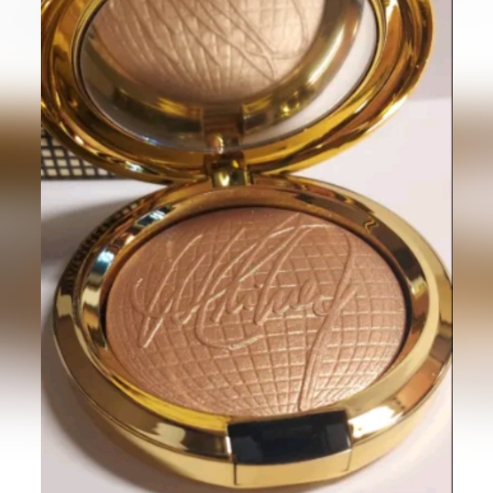 MAC Extra Dimension Skinfinish Highlighter JUST WHITNEY HOUSTON Powder New inBox